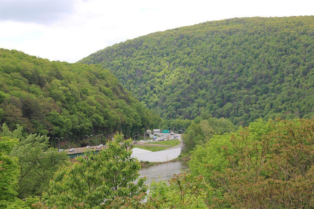 Water Gap Country Club And Resort Hotel 4*